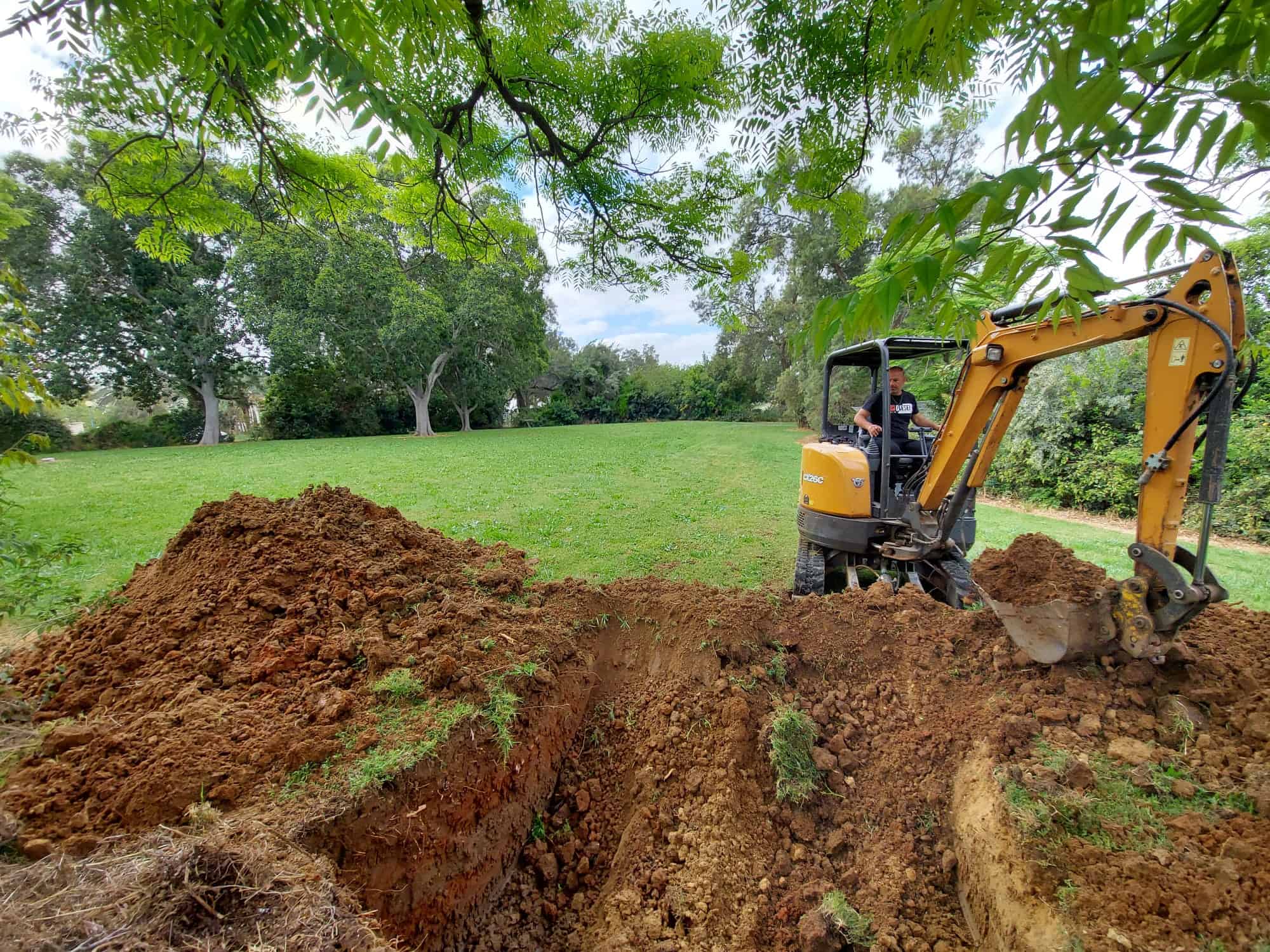 עבודות חפירה לאחר איתור ומיפוי תשתית תת קרקעית