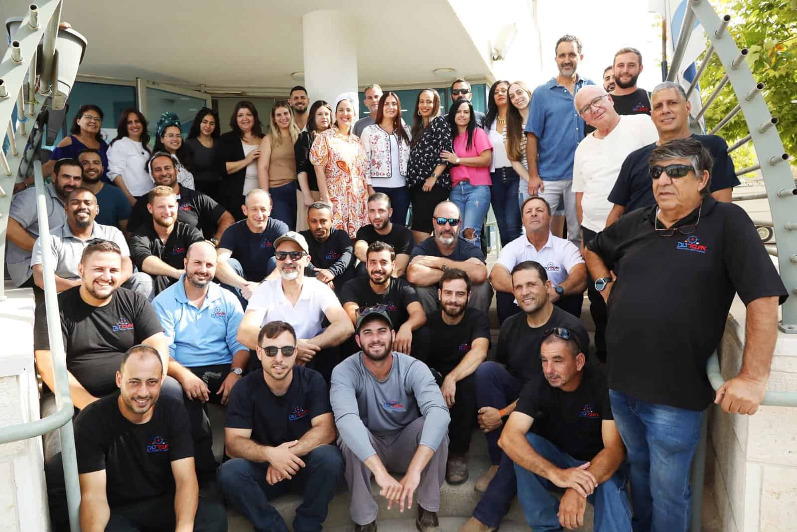 שירות לקוח עסקי - שירות מקצה לקצה