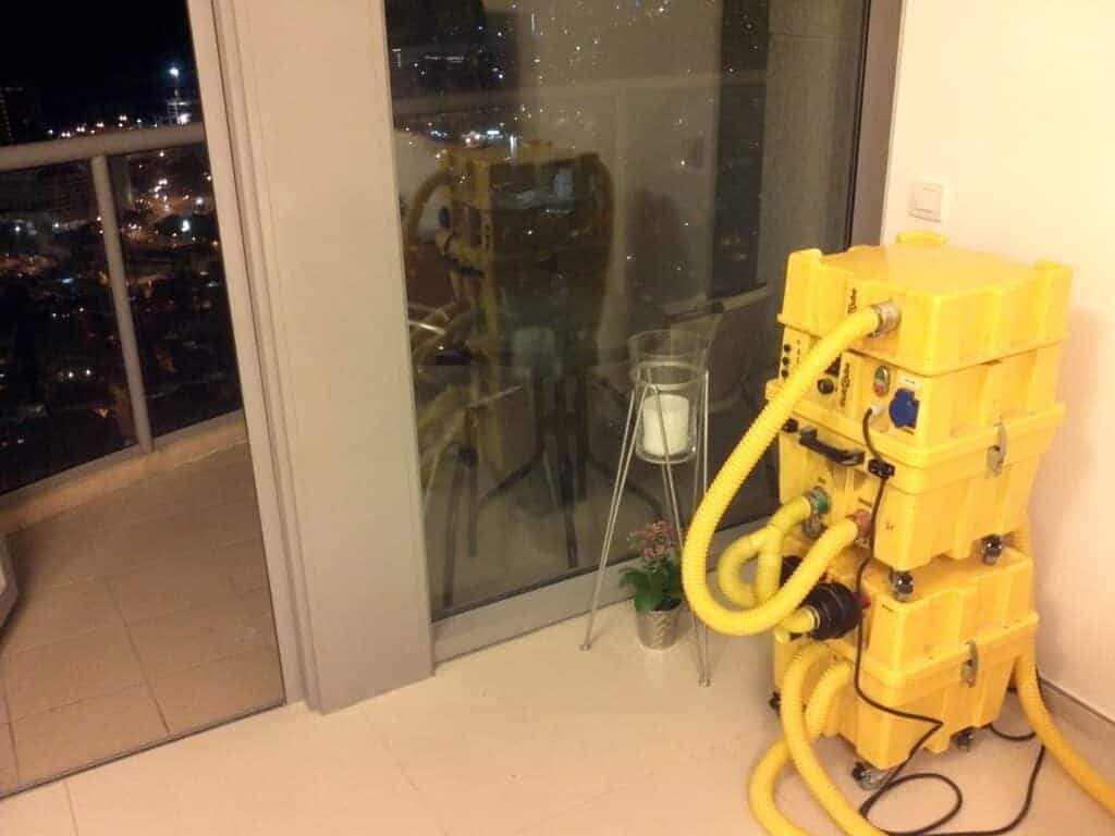 ייבוש חול מתחת לריצוף